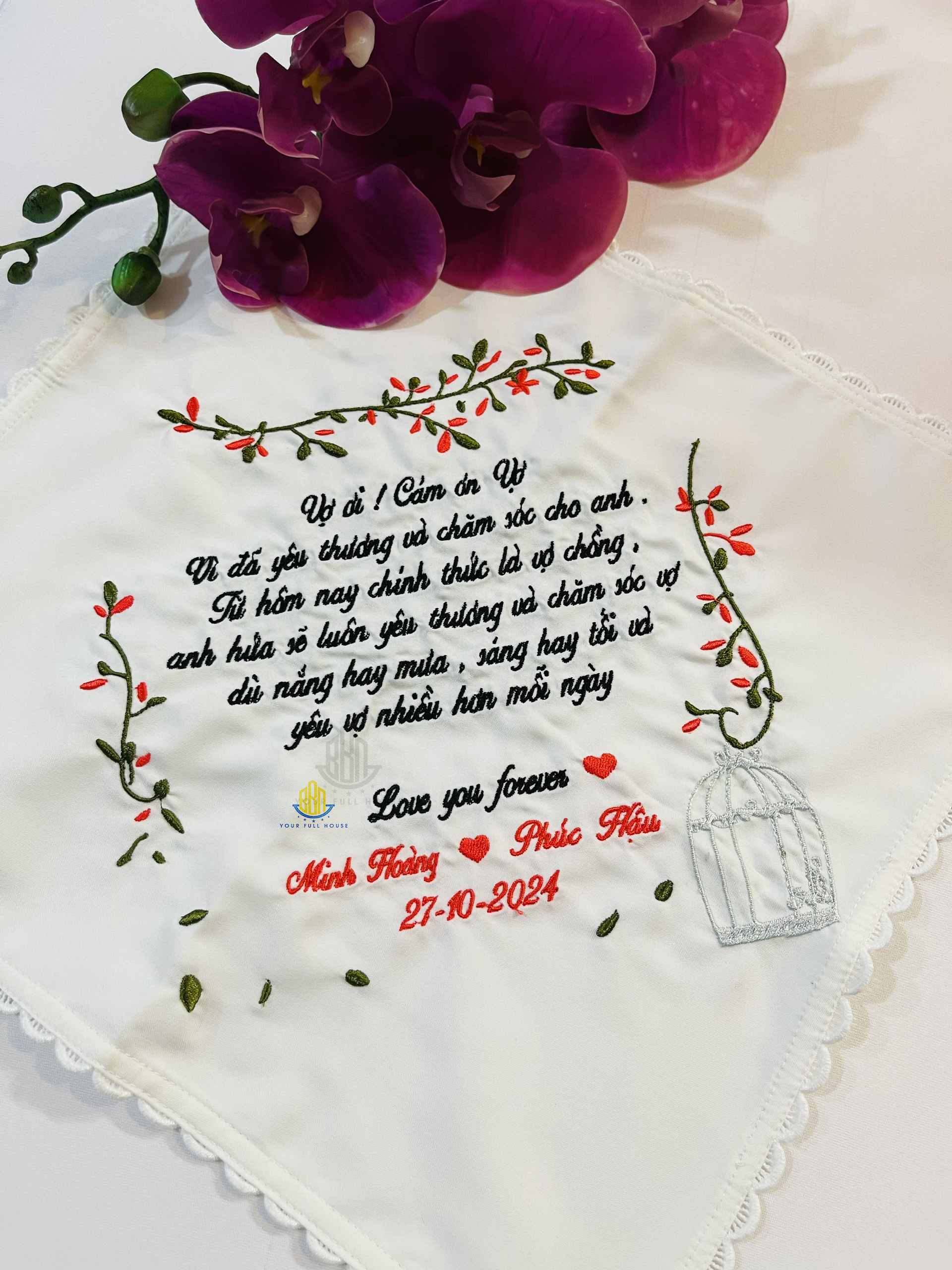 Khăn tay gửi gắm lòng biết ơn